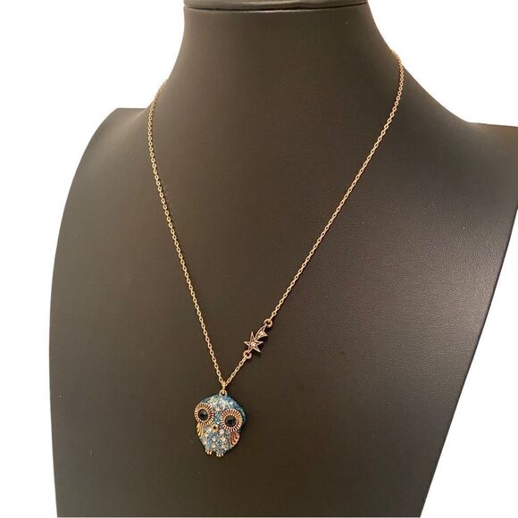 Betsey Johnson Sparkly Blue Crystal & Gold Toned Owl Pendant. - Picture 4 of 7